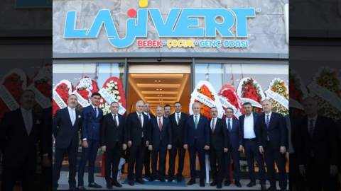 Lajivert Mobilya’nın İnegöl’deki yeni mağazası açıldı.